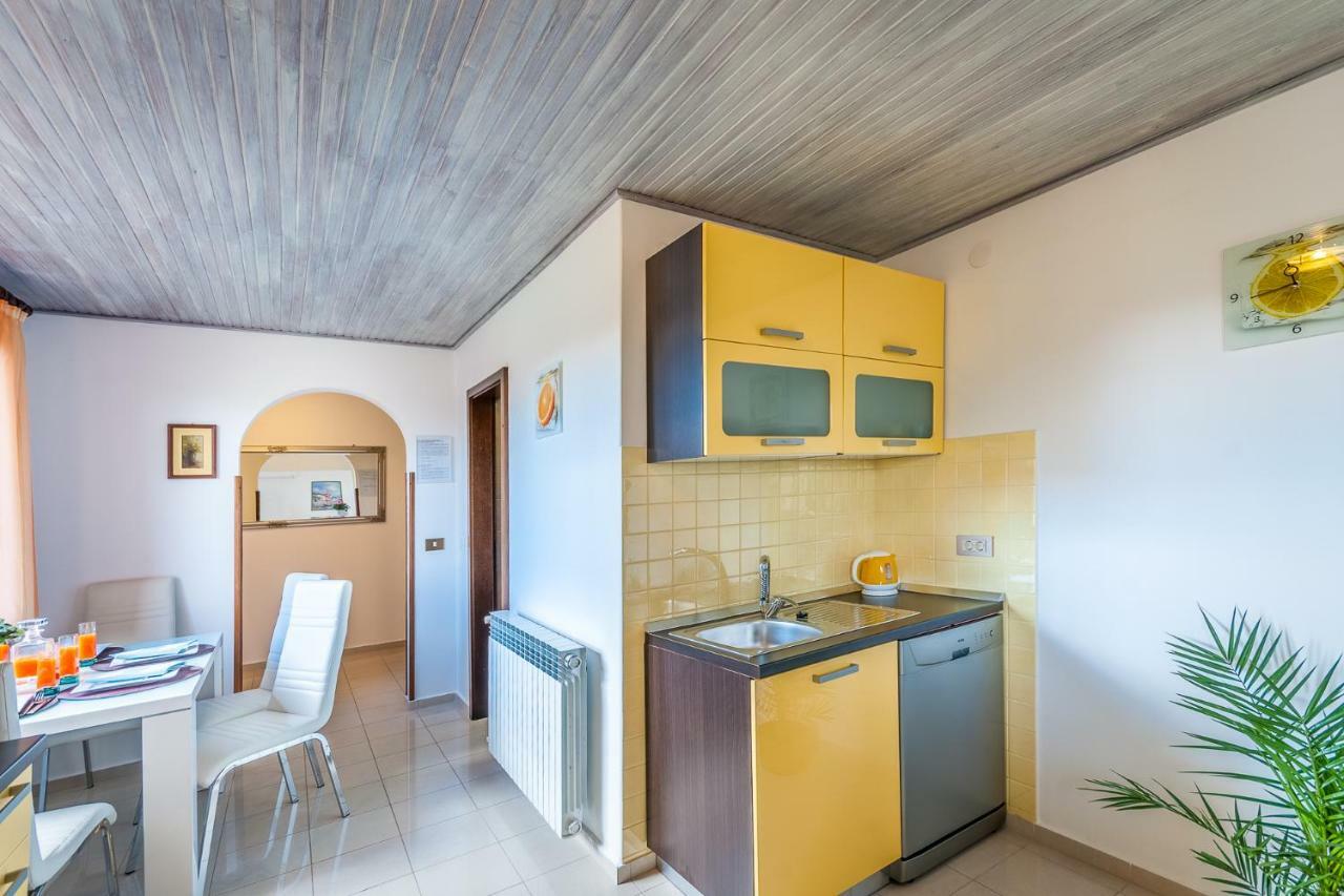 Apartma Gloria *